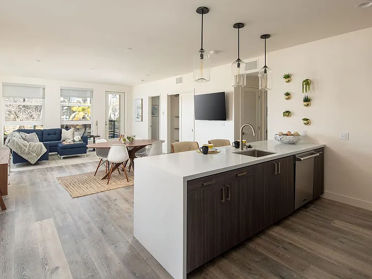 1122 Pico Blvd — Photo 3