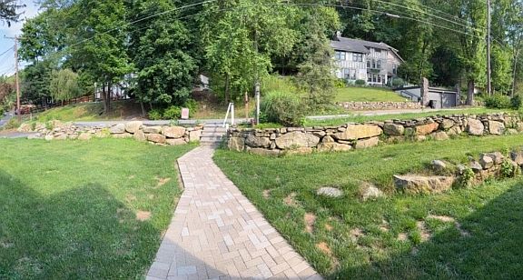 5th image of 68 Glenside Trl