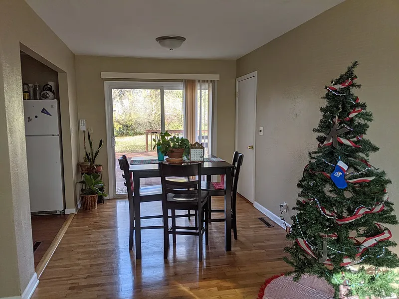3 bed, 1.5 bath, 1008 sqft, $1,989 — Photo 4