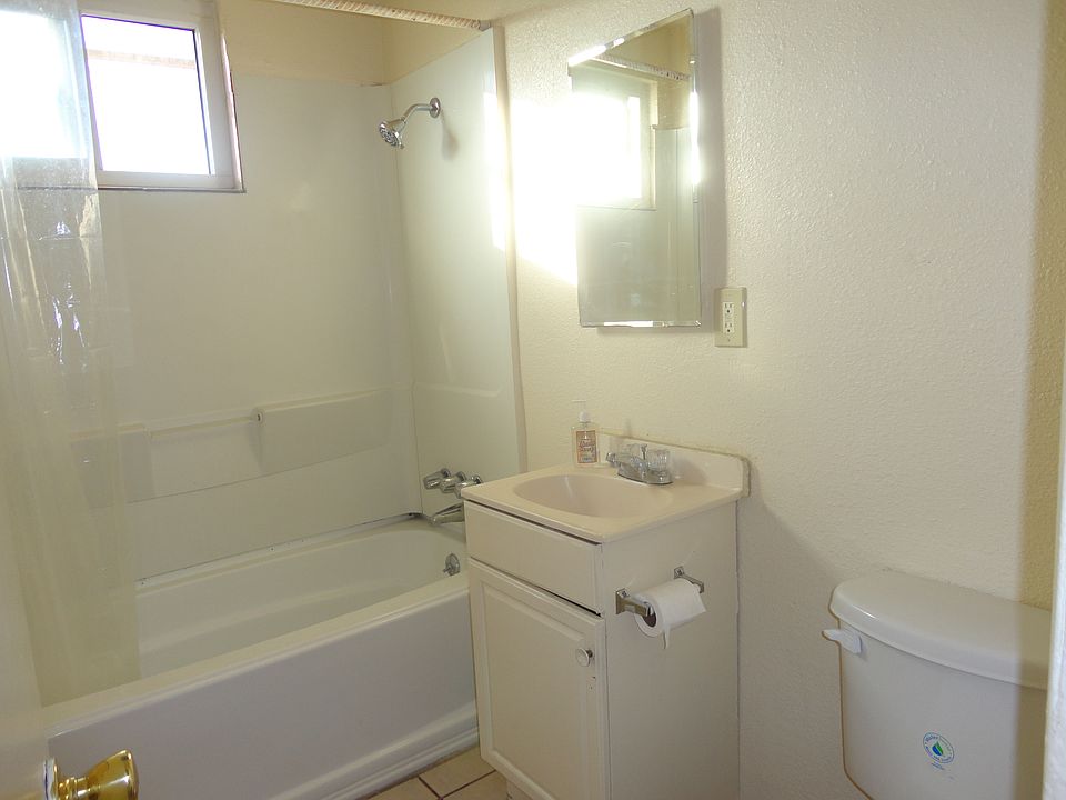 2nd image of 1117 W Anaheim St APT 1