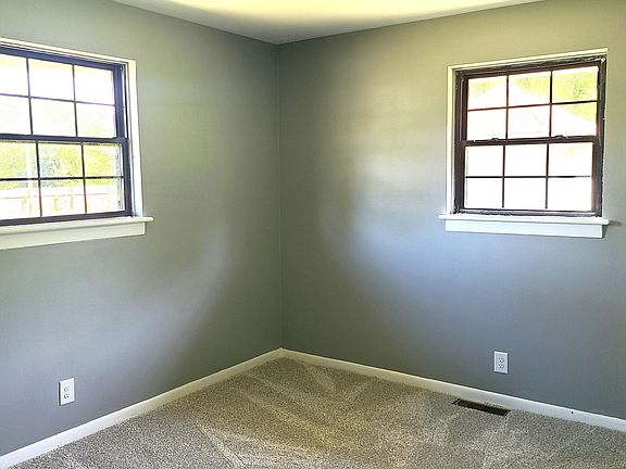 4th image of 424 Como Dr