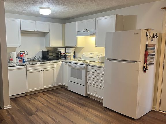 2nd image of 4921 Taos Ln