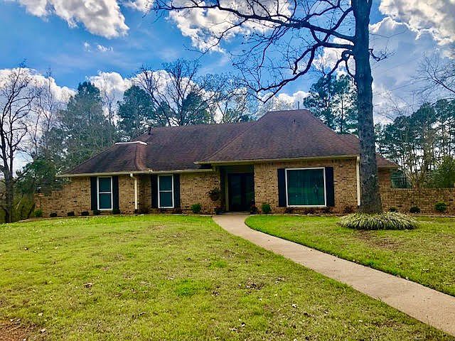 1st image of 2704 Crestwood Ln