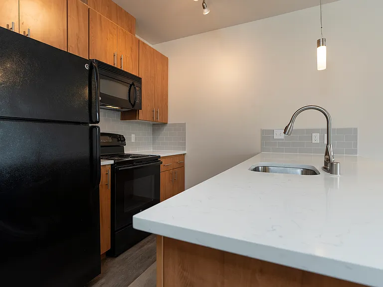 1 Bed 1 Bath Deluxe w/ Den - 940 Sq Ft 1 Bed 1 Bath Deluxe w/ Den - 940 Sq Ft