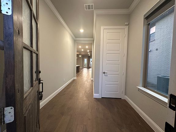 5th image of 607 Bremond Dr