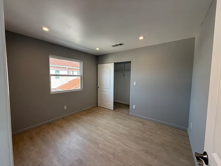 5409 Meridian St #1/2 — Photo 7