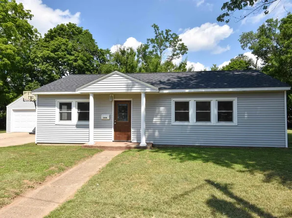 104 N Court St, Pekin, IL 61554