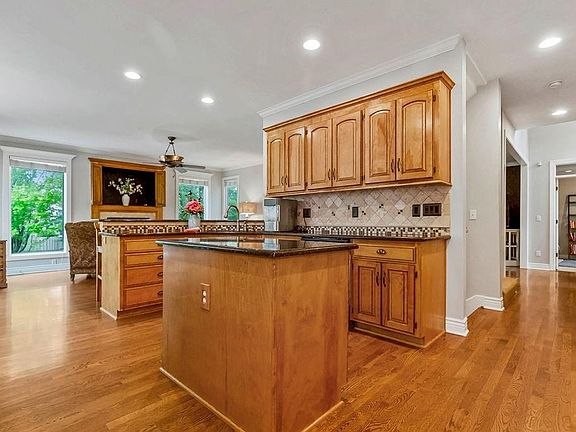 4th image of 13311 W 138th Ter