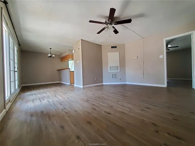 1020 Autumn Cir #A — Photo 5