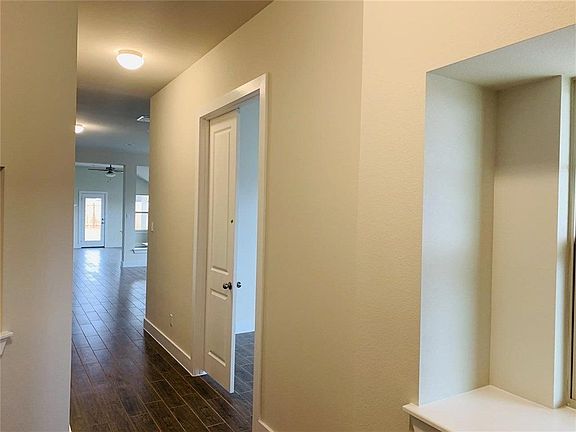 5th image of 105 Finstown St