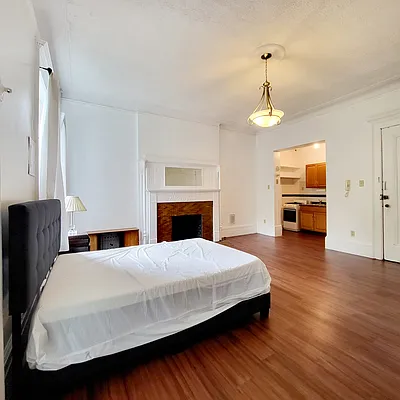 Rented by Esra Realty | media 6