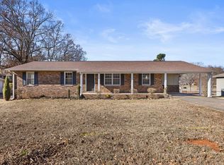 1725 Beckman Dr, Florence, AL 35630
