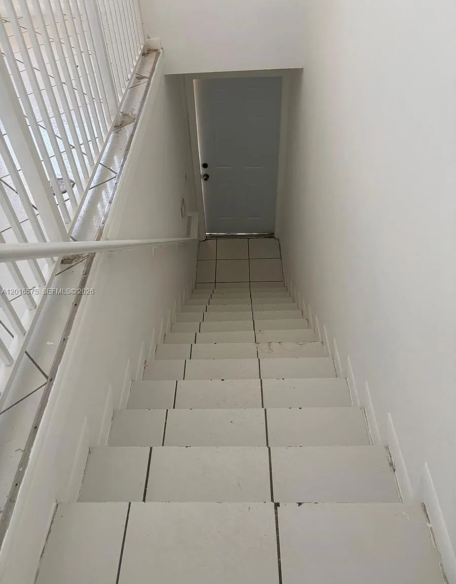 El Prado Xv Condo — Photo 4