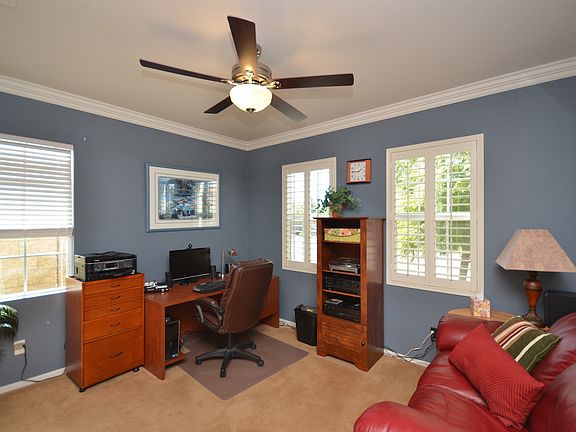 5th image of 35672 Loggins Ct