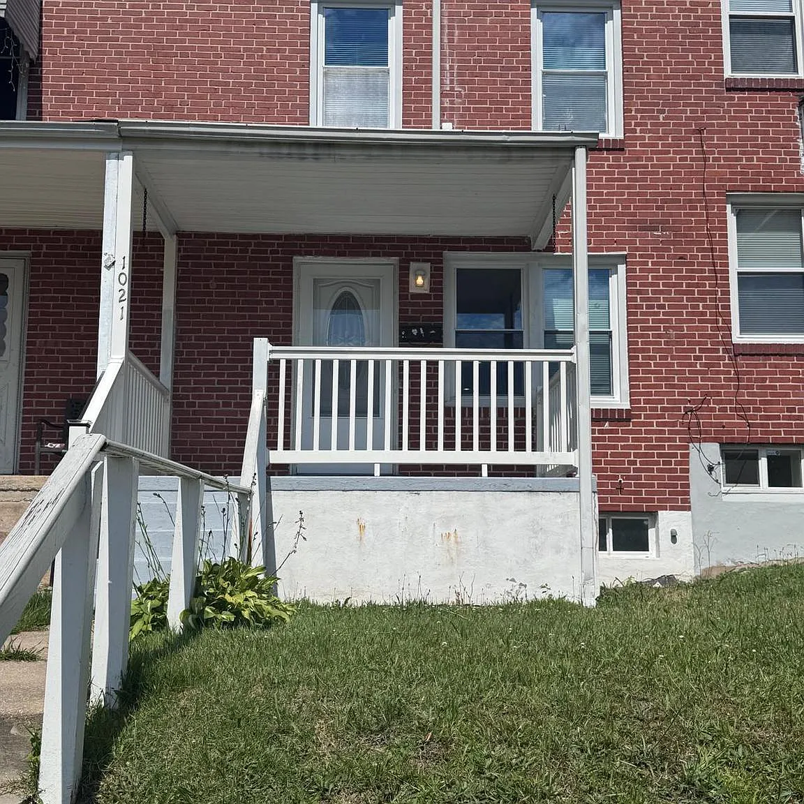 3 bed, 992 sqft, $1,800 — Photo 1