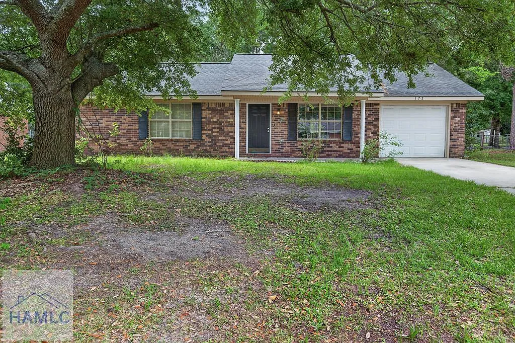 3 bed, 2.0 bath, 1352 sqft, $2,050 — Photo 1