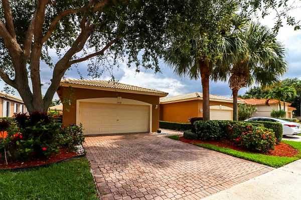 Home For Sale In Majestic Isles