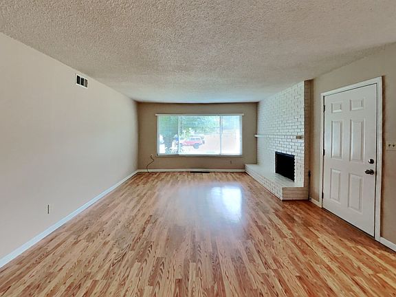 3rd image of 1025-1029 Woodshire Way #1025WO