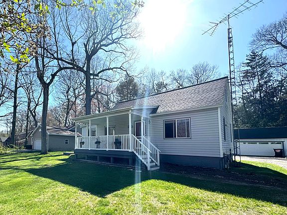 3rd image of 14297 Shiawassee Dr