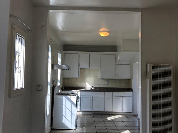 2nd image of 137 Bellevue Ave