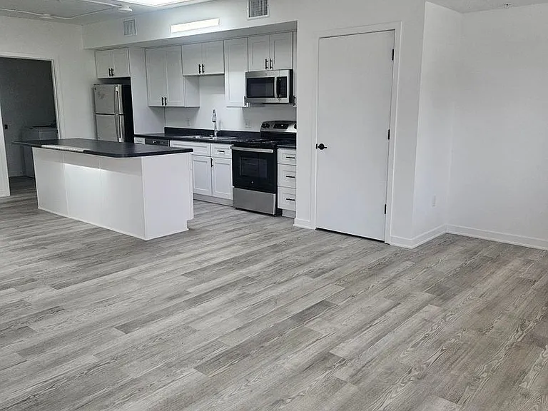 Stoddard Place Apartments — Photo 23