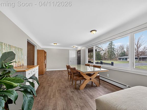 3rd image of 91 Wendelton Rd