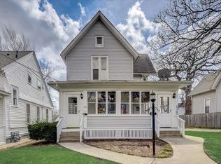 125 Oak St, Elgin, IL 60123