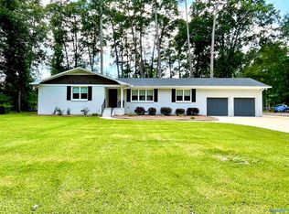 220 Monterey Cir, Gadsden, AL 35901