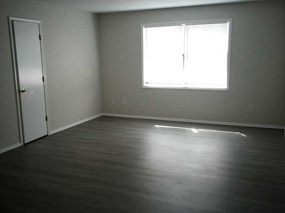 4th image of 100 Walnut Grove Rd