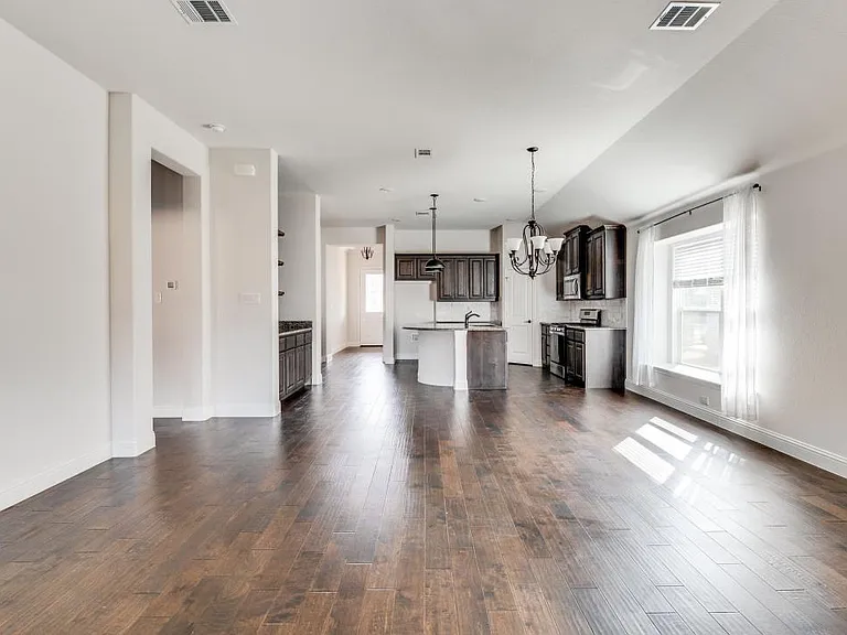 7521 Rothbury Dr — Photo 6