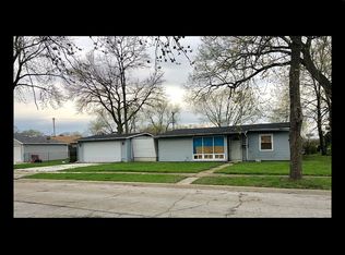 2413 Circle Dr, Hazel Crest, IL 60429