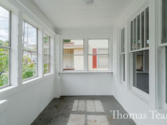 2nd image of 833 4th St NW