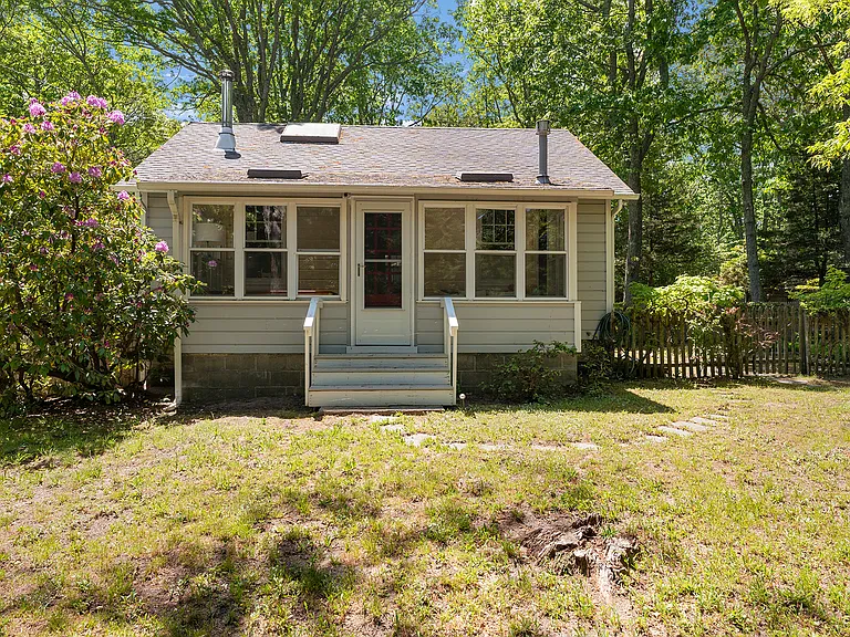 3580 Noyac Rd — Photo 16