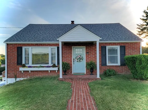 714 Scott St, Marion, VA 24354
