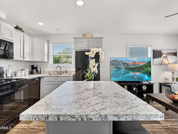 2nd image of 202 N MERIDIAN Road #220