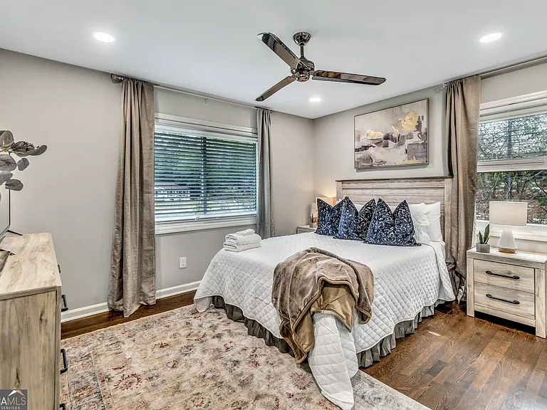 597 S Gordon Rd SW — Photo 14