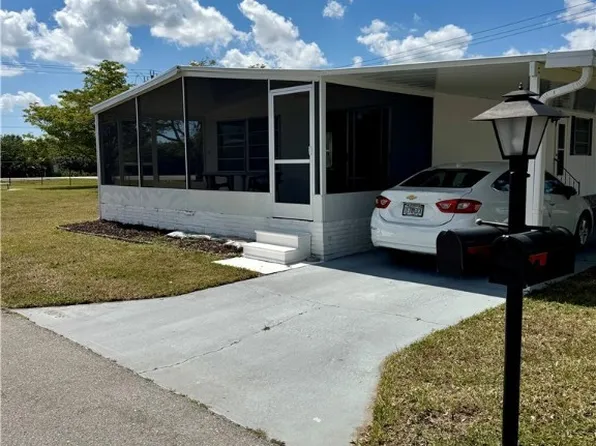 276 Poinsettia Dr, Fort Myers, FL 33905