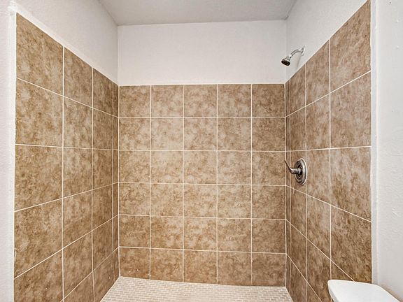 5th image of 3008 N Arrowhead Ave #B