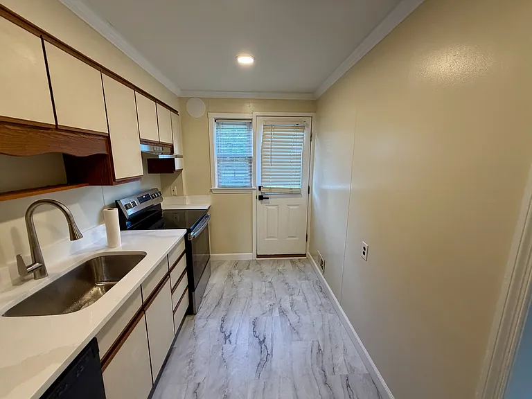 1644 Thetford Rd — Photo 6