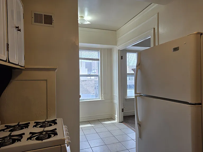 126 N Genesee St #308 — Photo 8