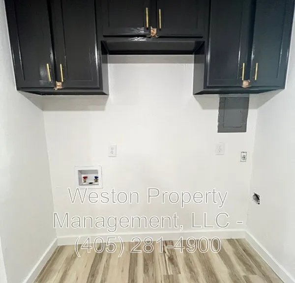 9609 Greystone Ave — Photo 6
