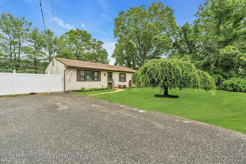 3 bed, 1248 sqft, $3,100 — Photo 3