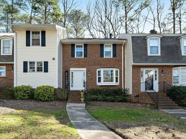 925 Hampshire Ct, Cary, NC 27511