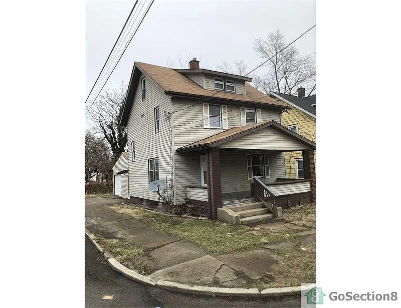 1601 16th St NE photo 1