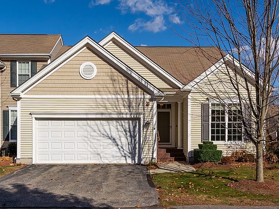 2nd image of 25 Arbor Glen Dr #25