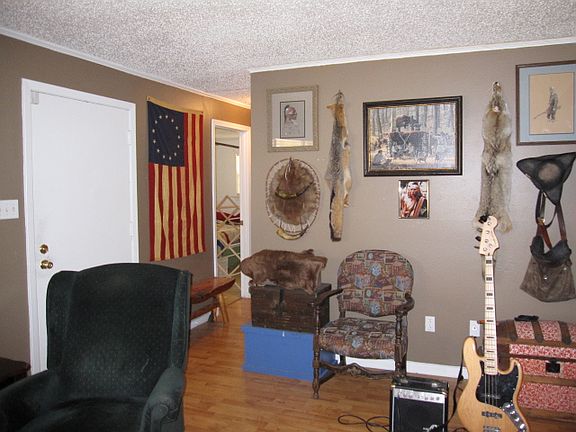 3-living-room.jpg