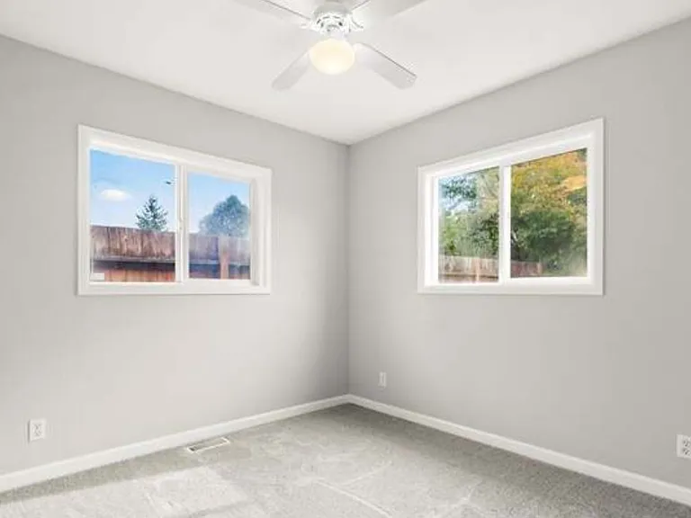 4135 W H St — Photo 5
