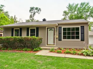 286 Bernard Dr, Buffalo Grove, IL 60089