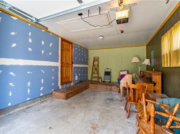 400 W Charles St, Jamesport, MO 64648