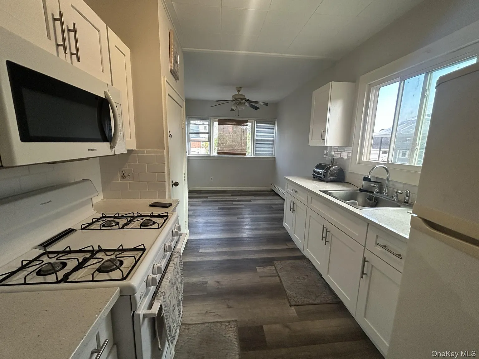 3 bed, 2.0 bath, 686 sqft, $4,000 — Photo 3